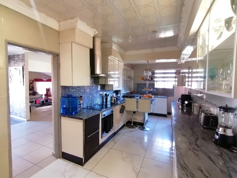 3 Bedroom Property for Sale in Roosheuwel Ext 2 North West